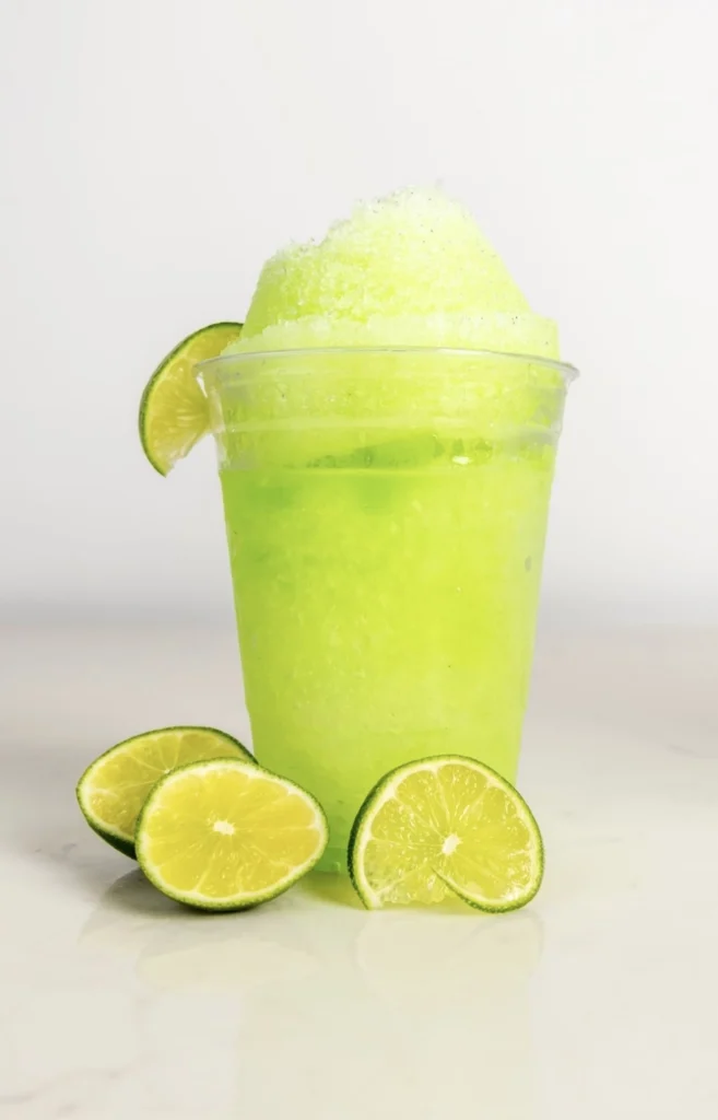 Lime raspado with lime garnish